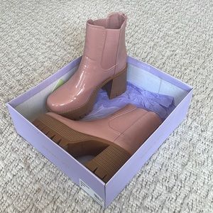 Cute pink platform boots NEW! Never worn outside! - Gotchha Buff -